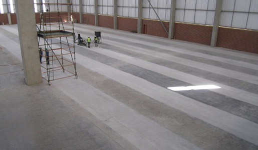 Superflat concrete floors for warehouses